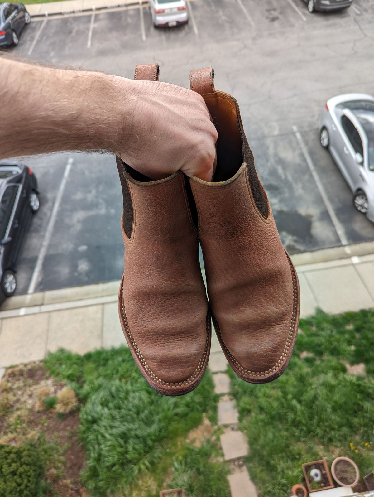 Photo by patinathunderdome on April 1, 2022 of the Benzein The Seventh Chelsea Boot in Shinki Red Brown Shrunken Horsebutt.