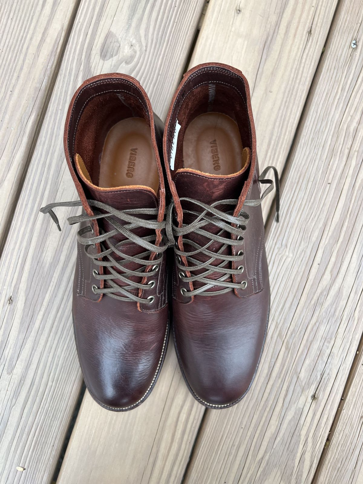 Photo by patinathunderdome on November 2, 2021 of the Viberg Service Boot in C.F. Stead Espresso Classic Oiled Shoulder.