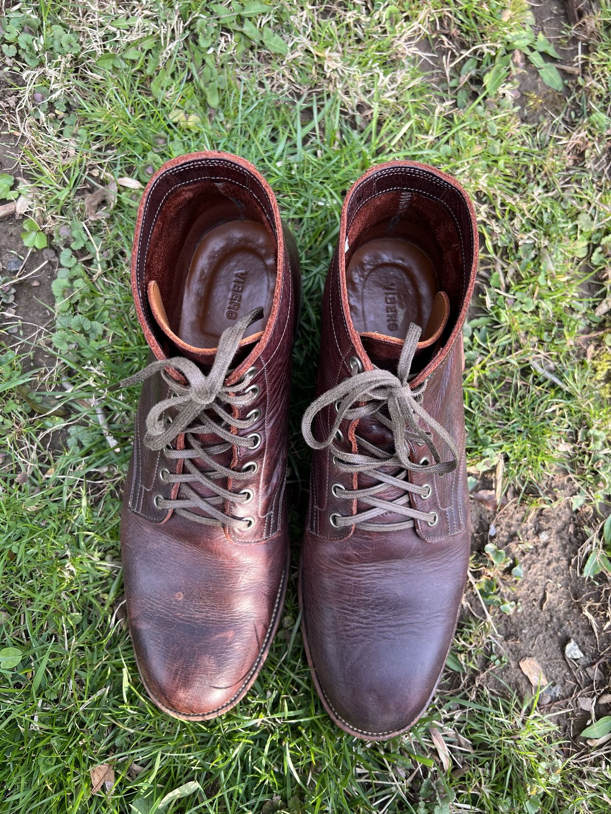 Photo by patinathunderdome on April 4, 2022 of the Viberg Service Boot in C.F. Stead Espresso Classic Oiled Shoulder.