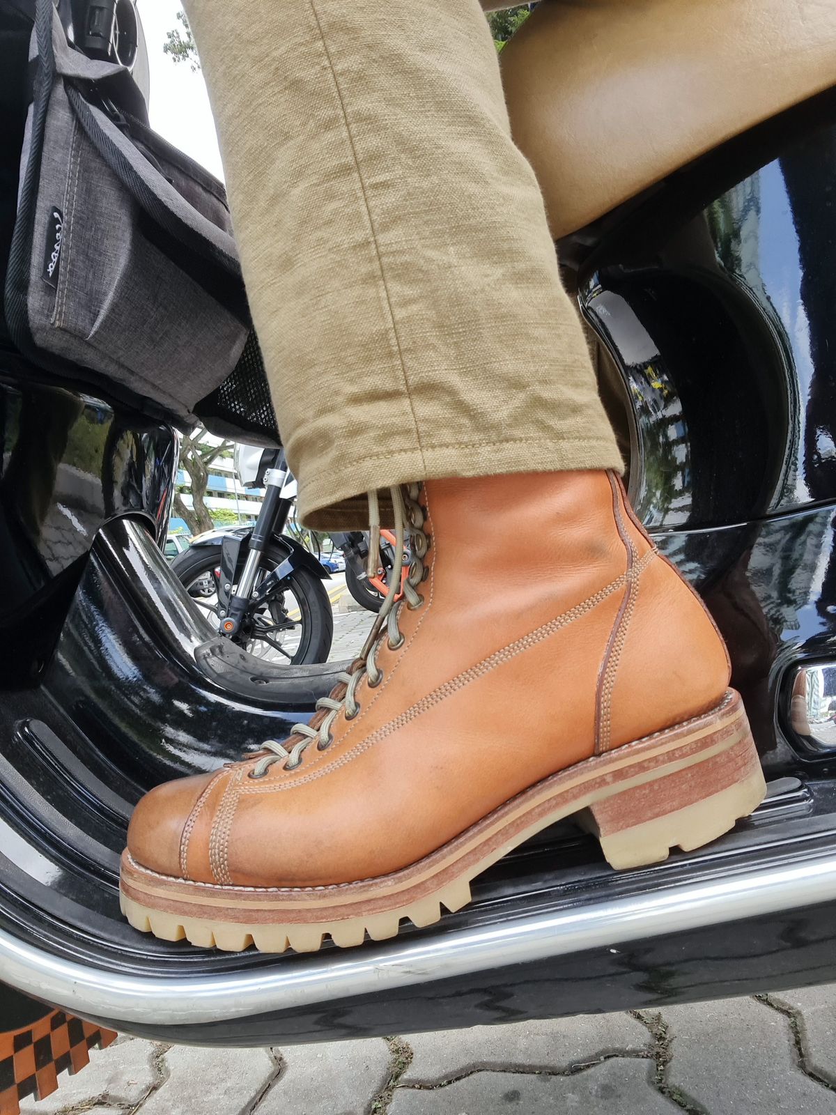 Photo by patinathunderdome on March 4, 2022 of the Bad Hat Brothers Monkey Boots in Horween Natural Essex.