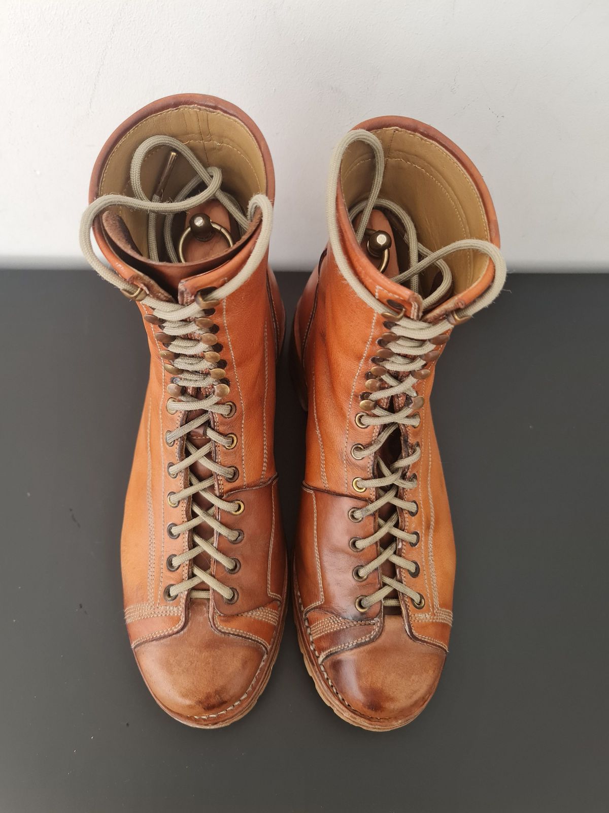 Photo by patinathunderdome on April 5, 2022 of the Bad Hat Brothers Monkey Boots in Horween Natural Essex.