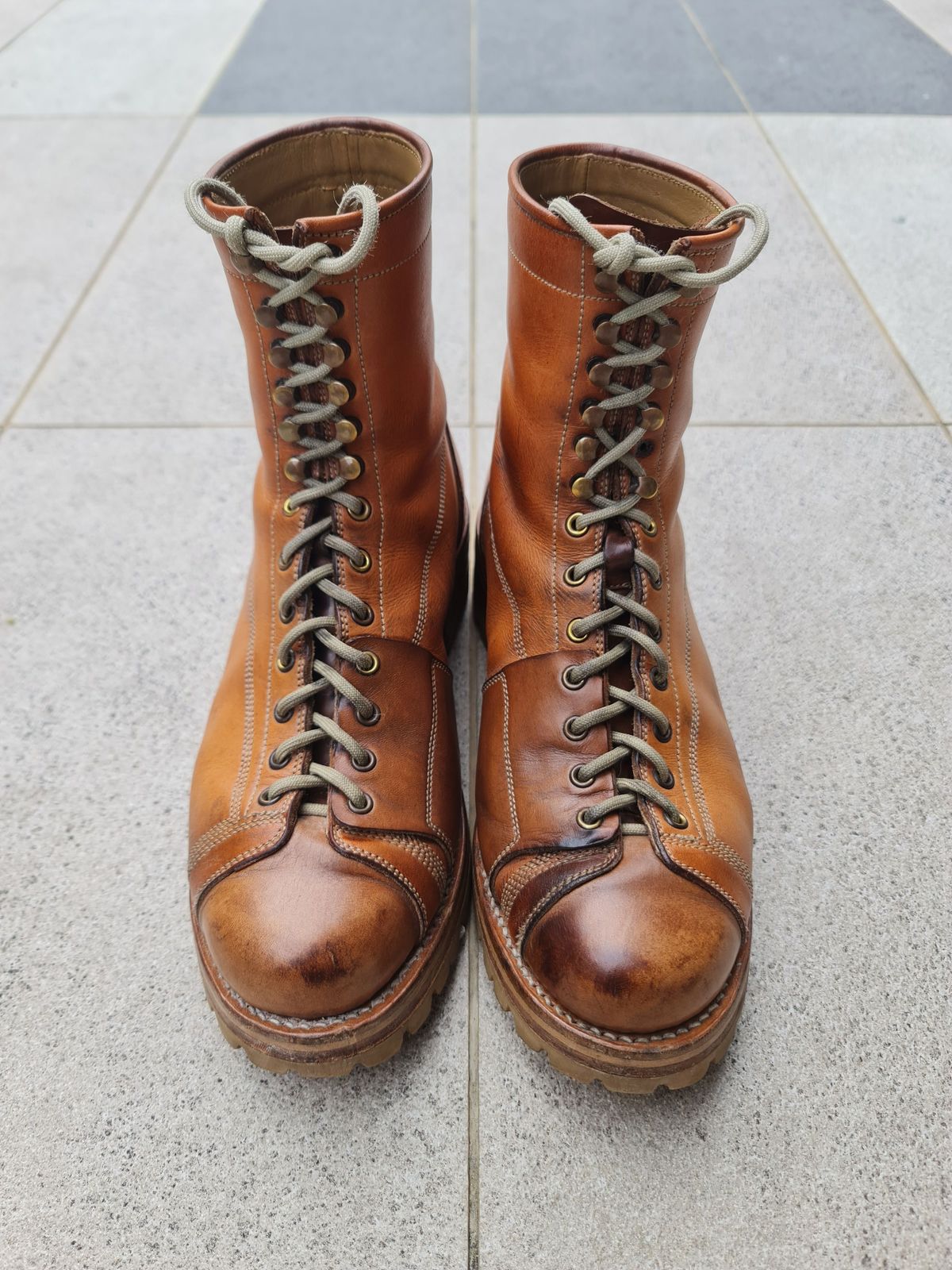 Photo by patinathunderdome on May 3, 2022 of the Bad Hat Brothers Monkey Boots in Horween Natural Essex.