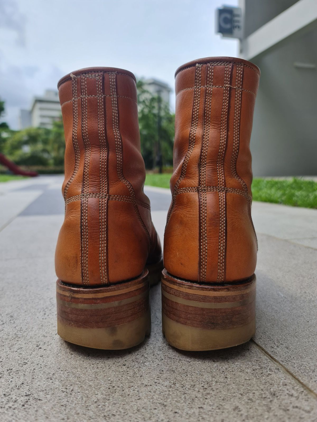 Photo by patinathunderdome on May 3, 2022 of the Bad Hat Brothers Monkey Boots in Horween Natural Essex.