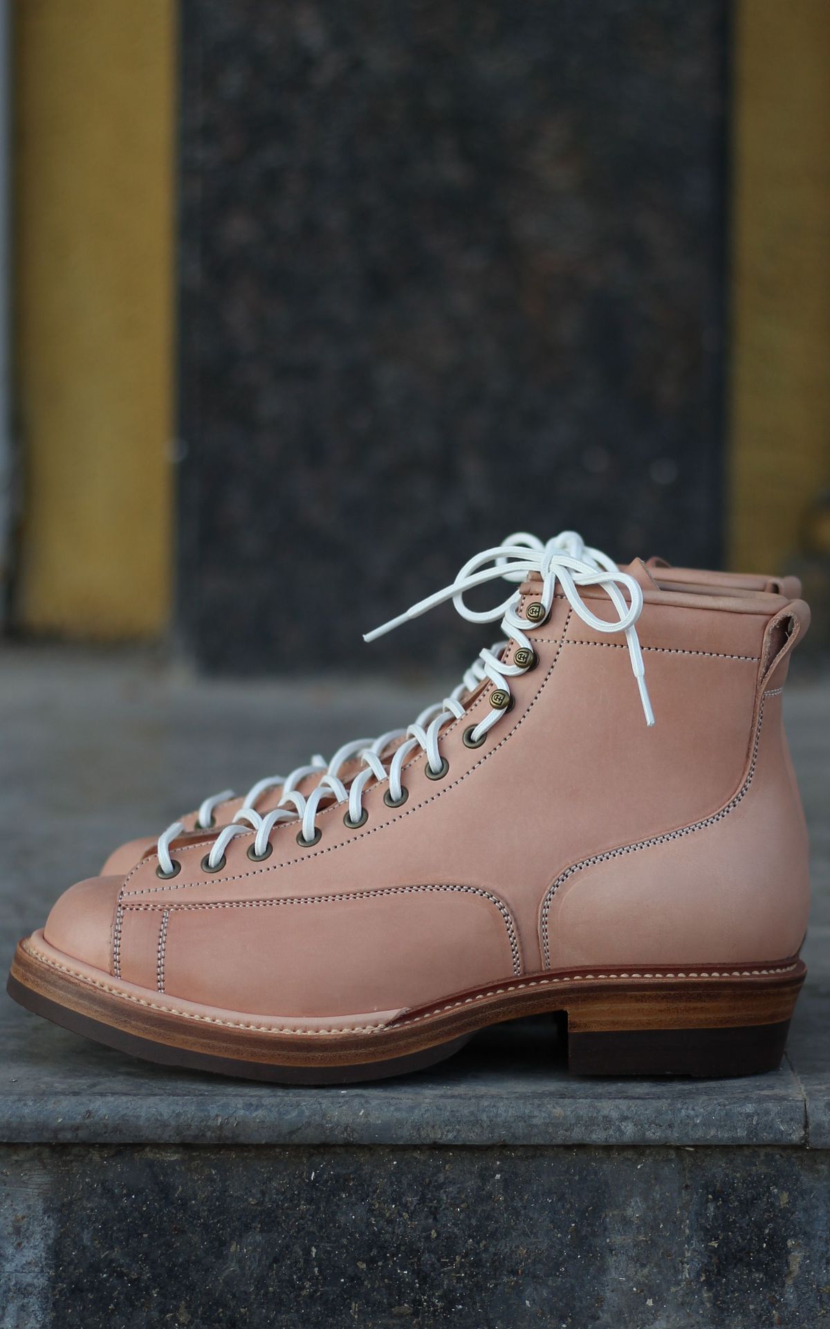 Photo by patinathunderdome on November 2, 2021 of the Flame Panda Monkey Boot in Tochigi Natural Cowhide.