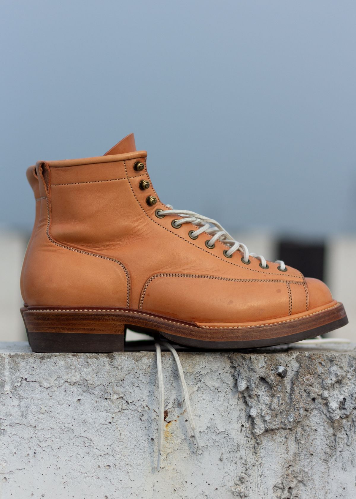 Photo by patinathunderdome on January 5, 2022 of the Flame Panda Monkey Boot in Tochigi Natural Cowhide.