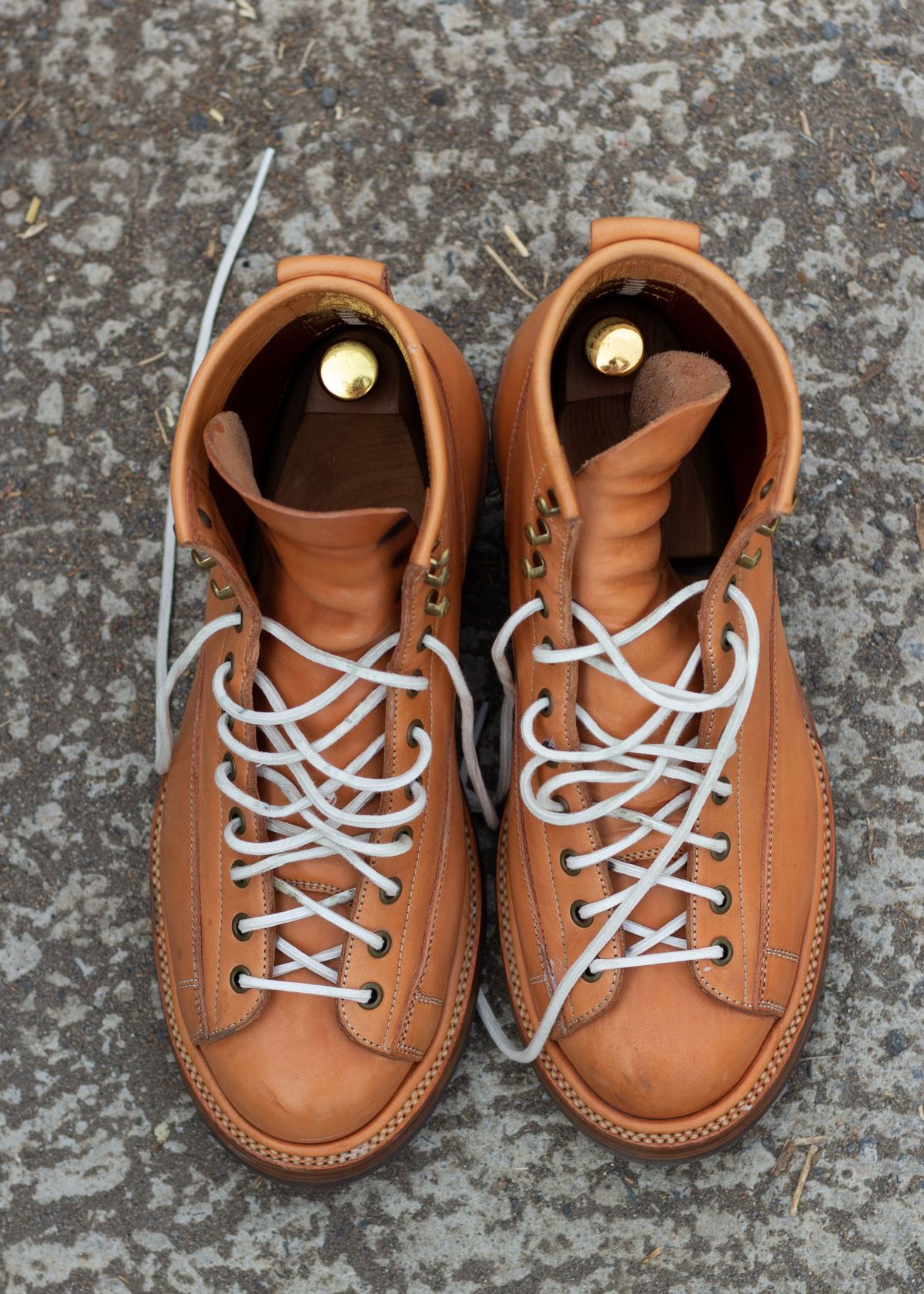 Photo by patinathunderdome on January 5, 2022 of the Flame Panda Monkey Boot in Tochigi Natural Cowhide.