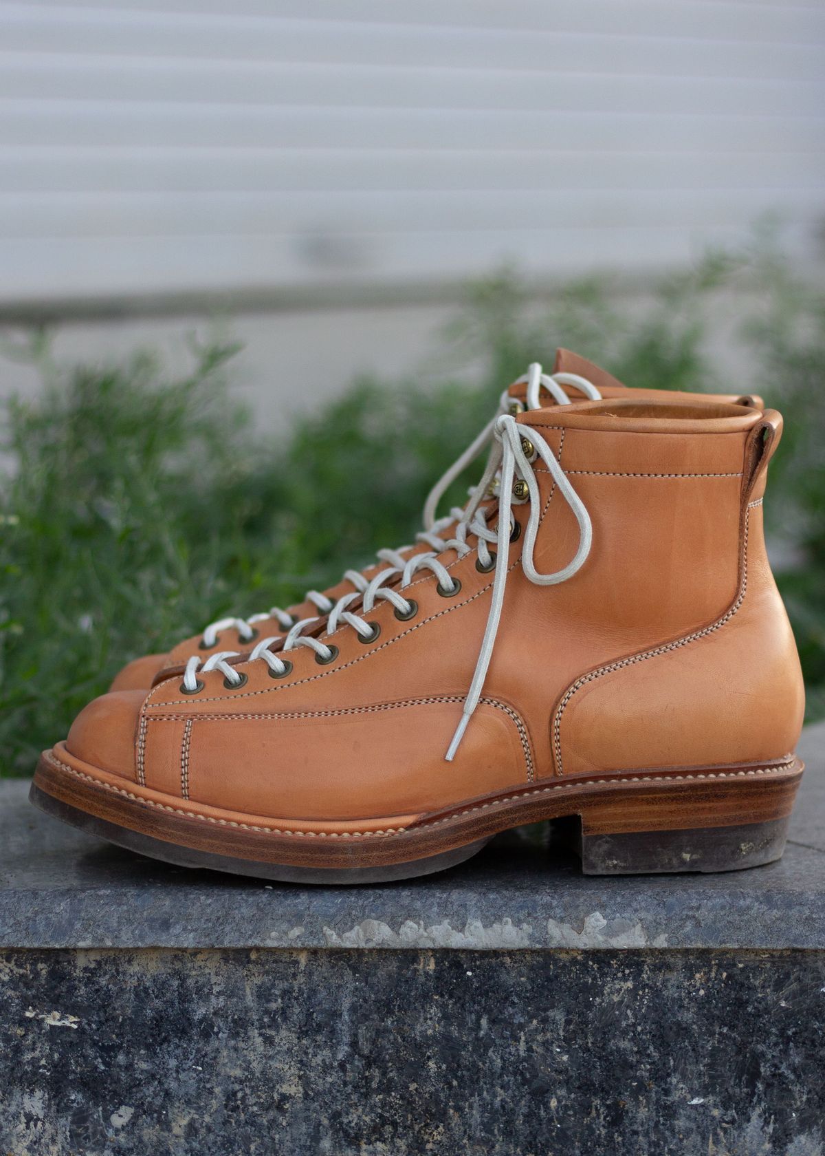Photo by patinathunderdome on February 5, 2022 of the Flame Panda Monkey Boot in Tochigi Natural Cowhide.