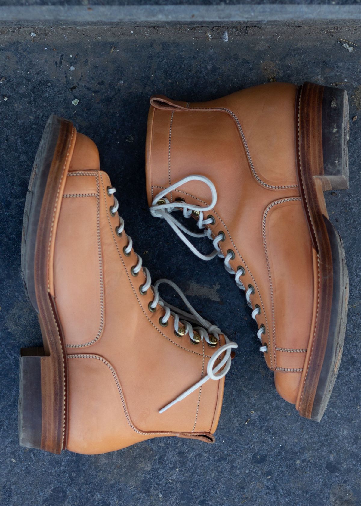Photo by patinathunderdome on February 5, 2022 of the Flame Panda Monkey Boot in Tochigi Natural Cowhide.