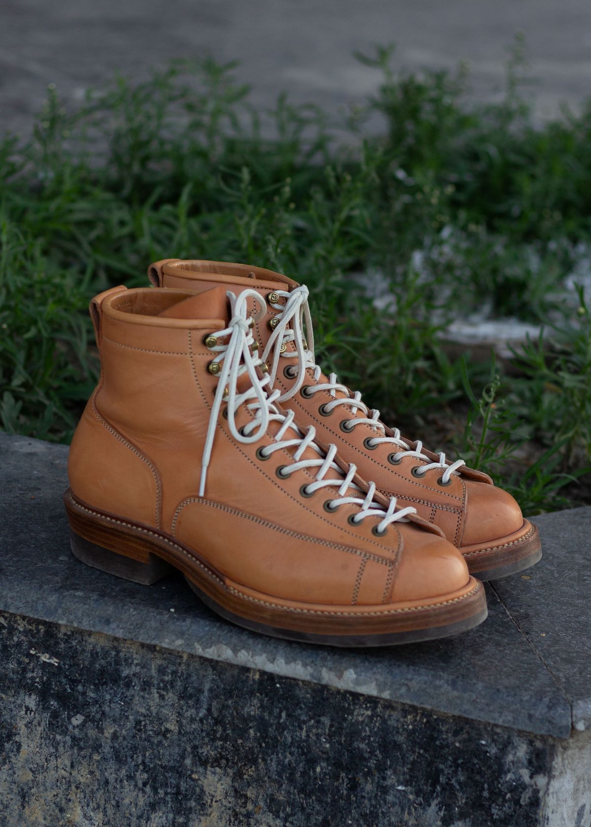 Photo by patinathunderdome on February 5, 2022 of the Flame Panda Monkey Boot in Tochigi Natural Cowhide.