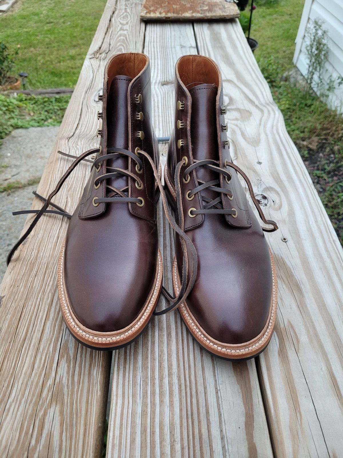 Photo by patinathunderdome on September 30, 2021 of the Grant Stone Diesel Boot in Horween Crimson Chromexcel.