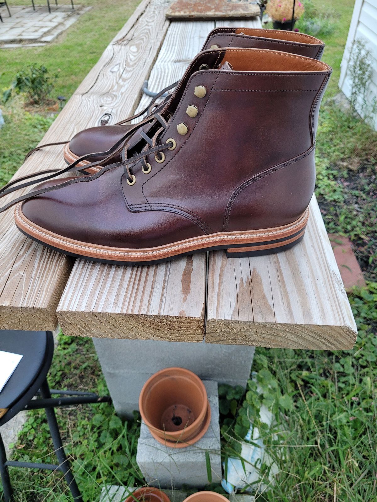 Photo by patinathunderdome on September 30, 2021 of the Grant Stone Diesel Boot in Horween Crimson Chromexcel.