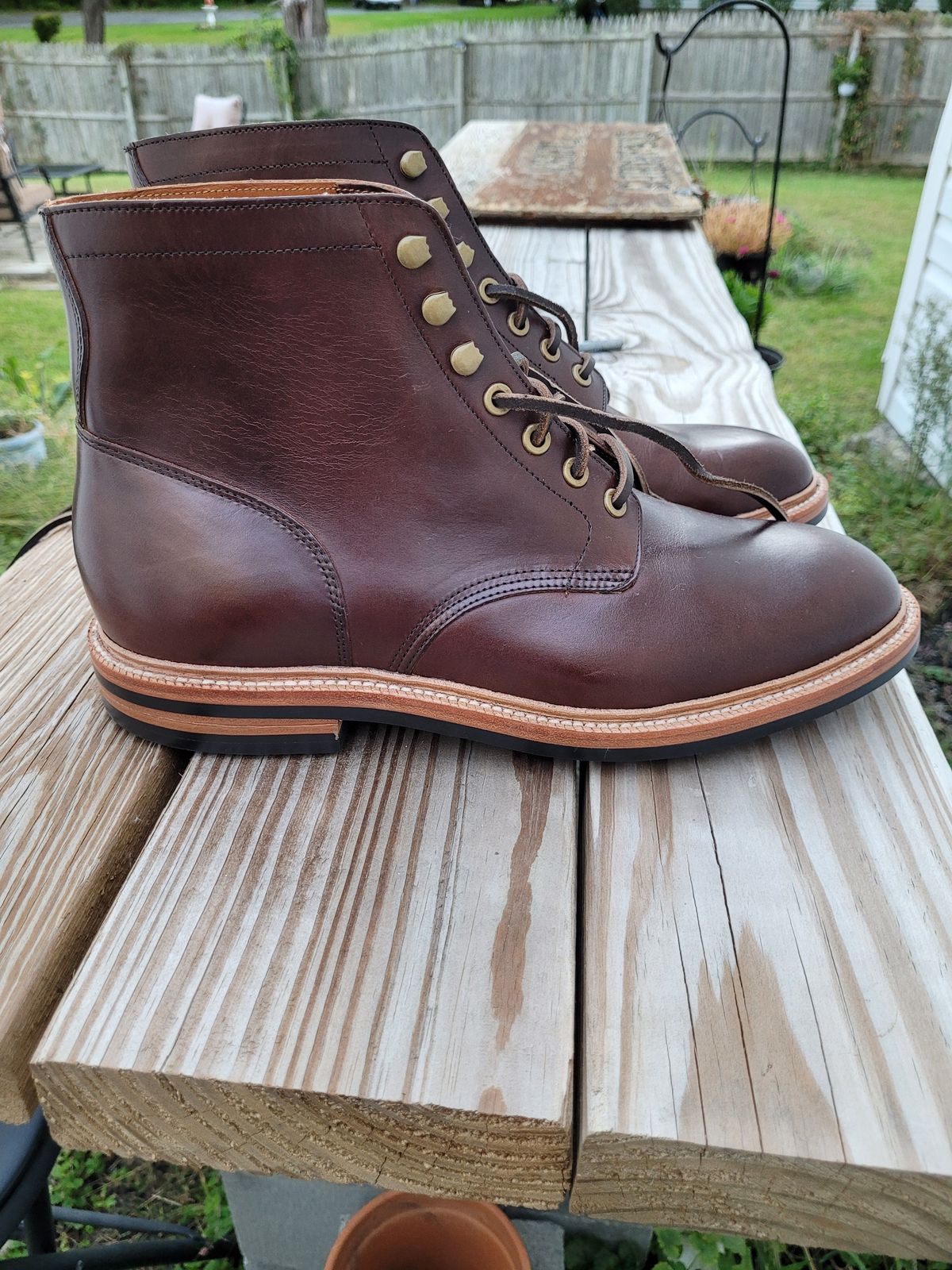 Photo by patinathunderdome on September 30, 2021 of the Grant Stone Diesel Boot in Horween Crimson Chromexcel.