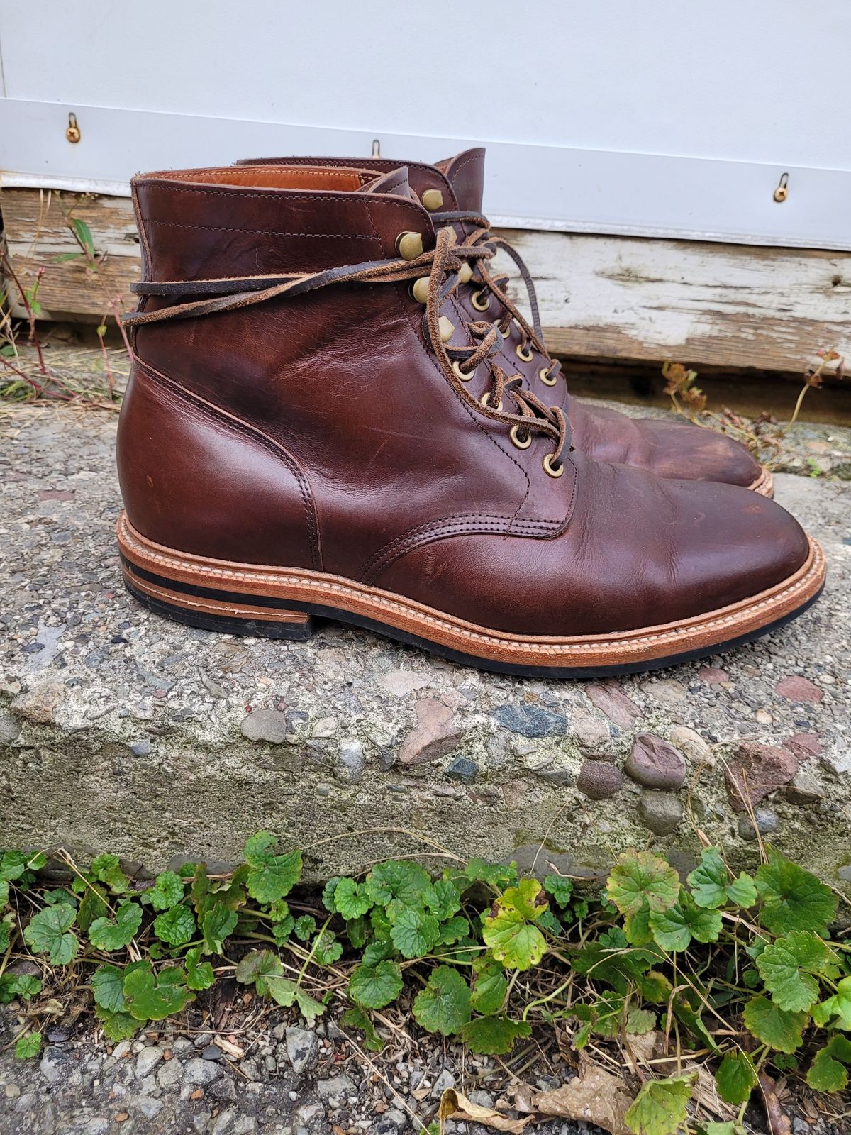 Photo by patinathunderdome on November 2, 2021 of the Grant Stone Diesel Boot in Horween Crimson Chromexcel.