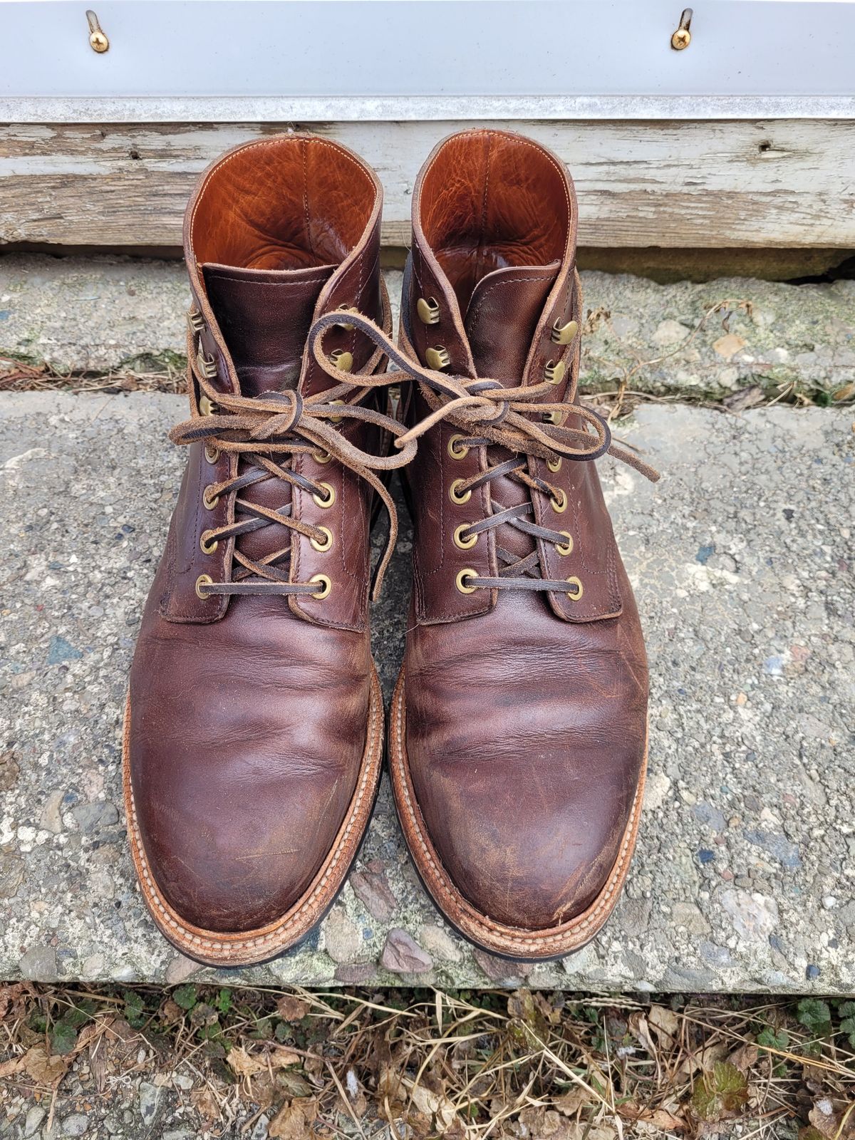 Photo by patinathunderdome on January 4, 2022 of the Grant Stone Diesel Boot in Horween Crimson Chromexcel.