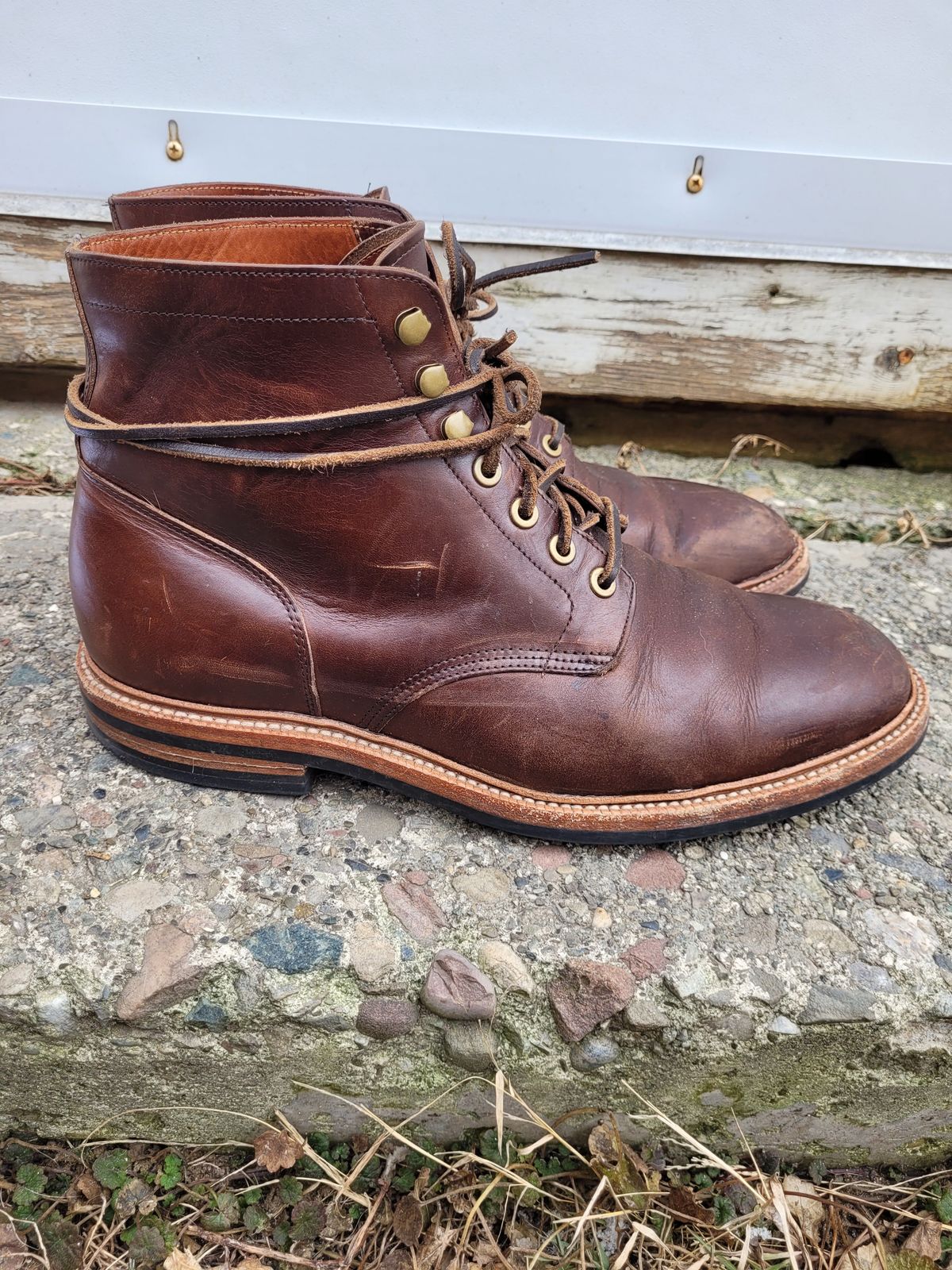 Photo by patinathunderdome on January 4, 2022 of the Grant Stone Diesel Boot in Horween Crimson Chromexcel.