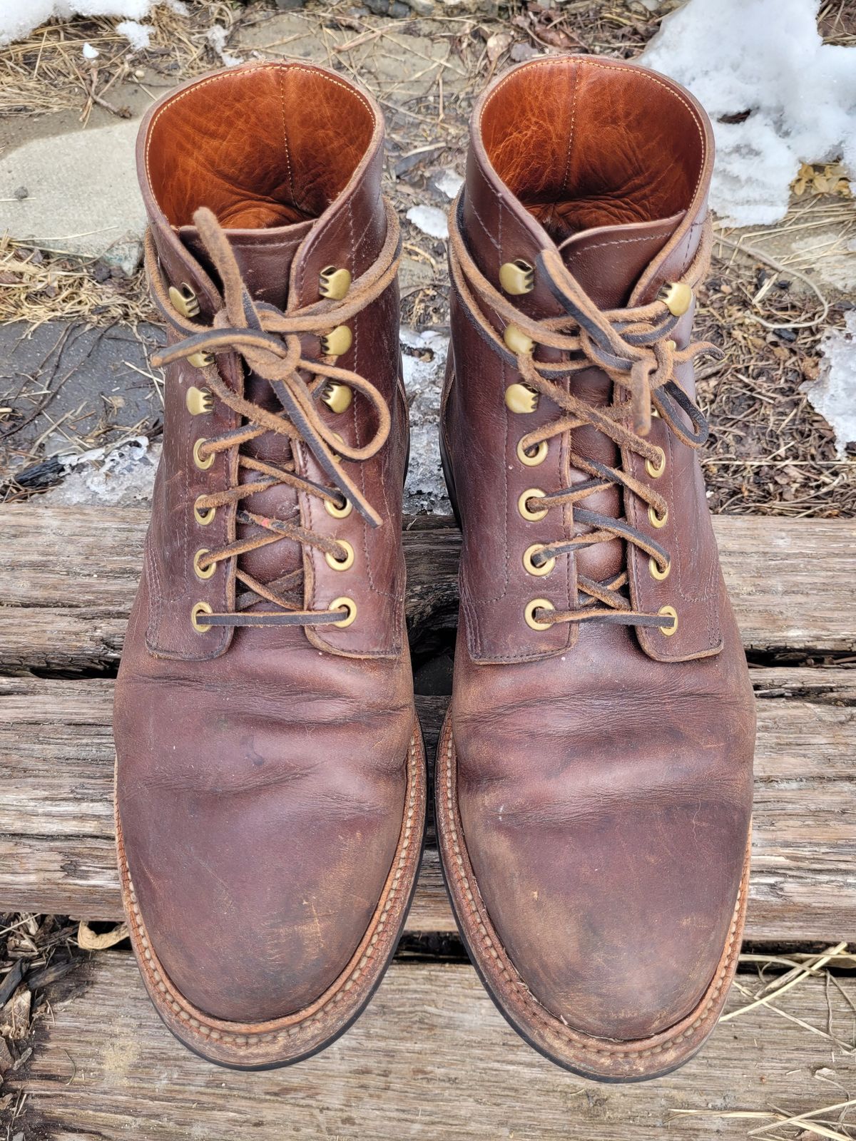 Photo by patinathunderdome on March 5, 2022 of the Grant Stone Diesel Boot in Horween Crimson Chromexcel.