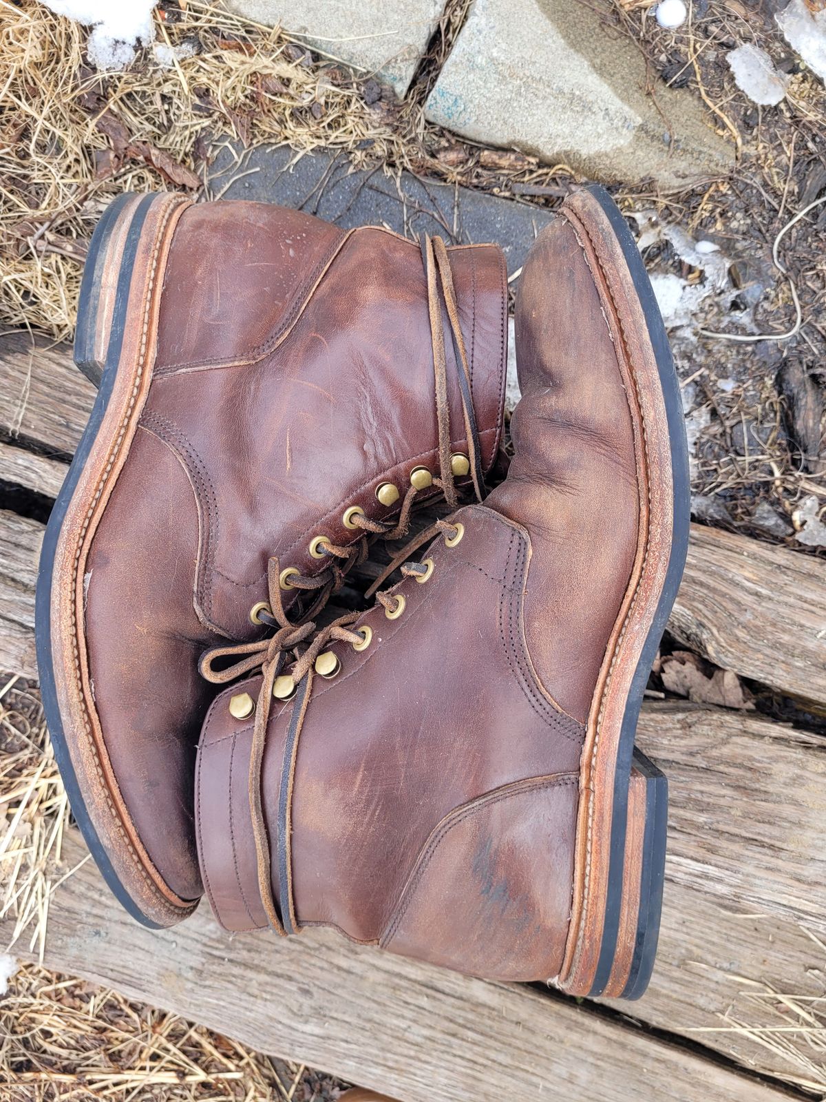 Photo by patinathunderdome on March 5, 2022 of the Grant Stone Diesel Boot in Horween Crimson Chromexcel.