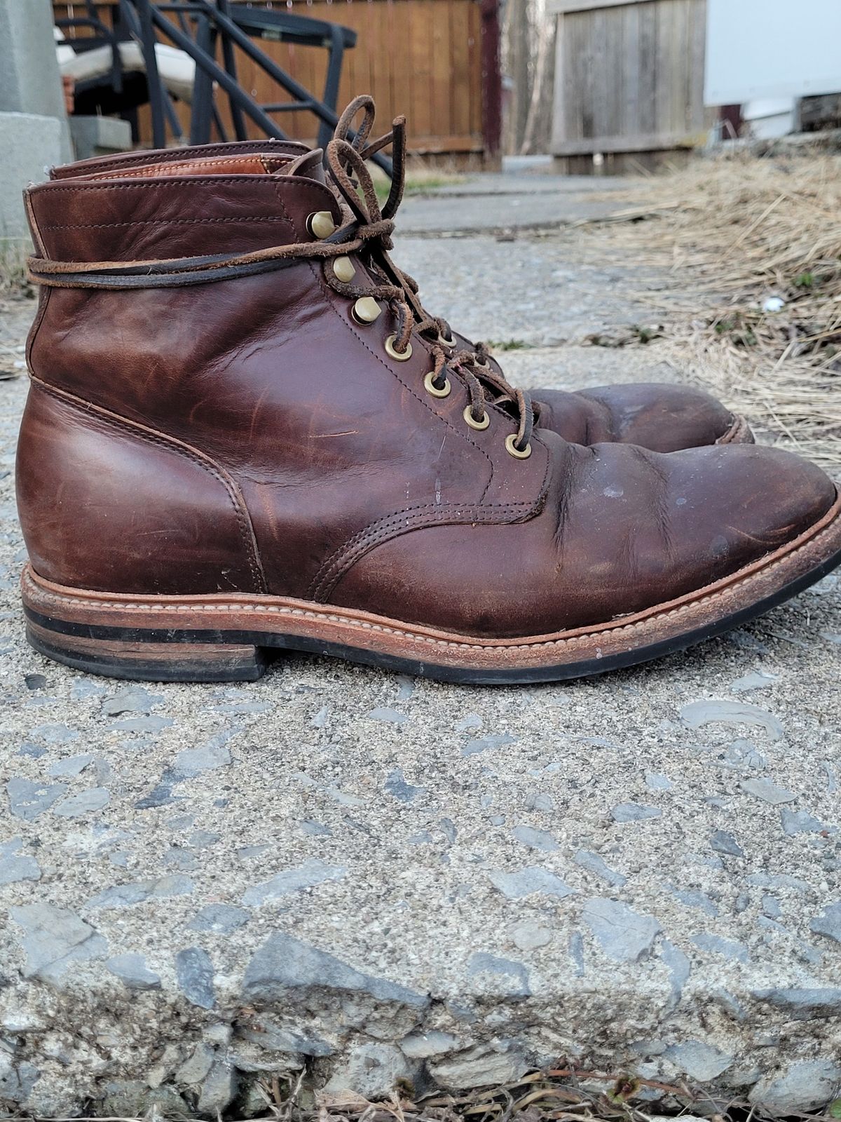 Photo by patinathunderdome on April 2, 2022 of the Grant Stone Diesel Boot in Horween Crimson Chromexcel.