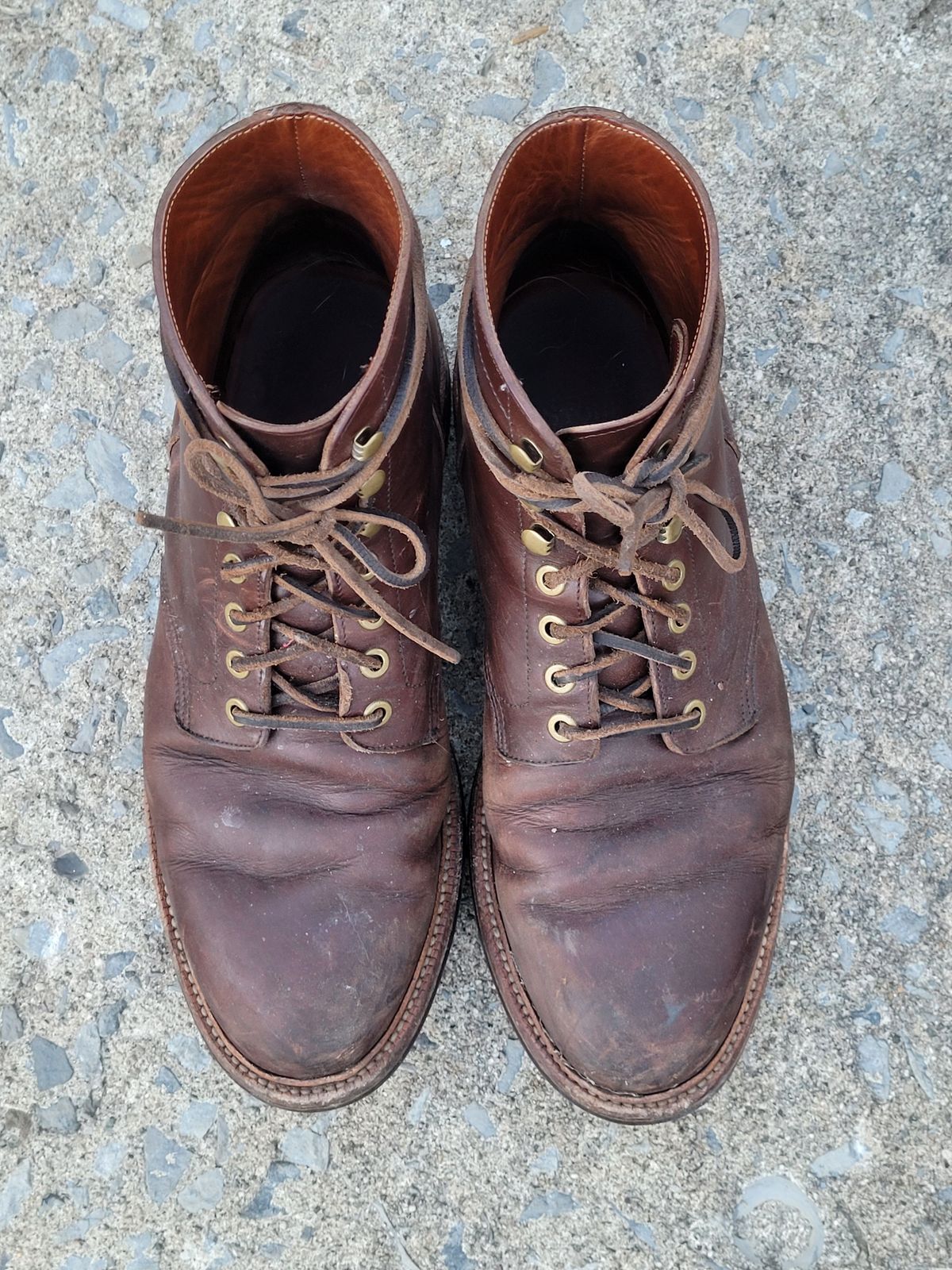 Photo by patinathunderdome on April 2, 2022 of the Grant Stone Diesel Boot in Horween Crimson Chromexcel.