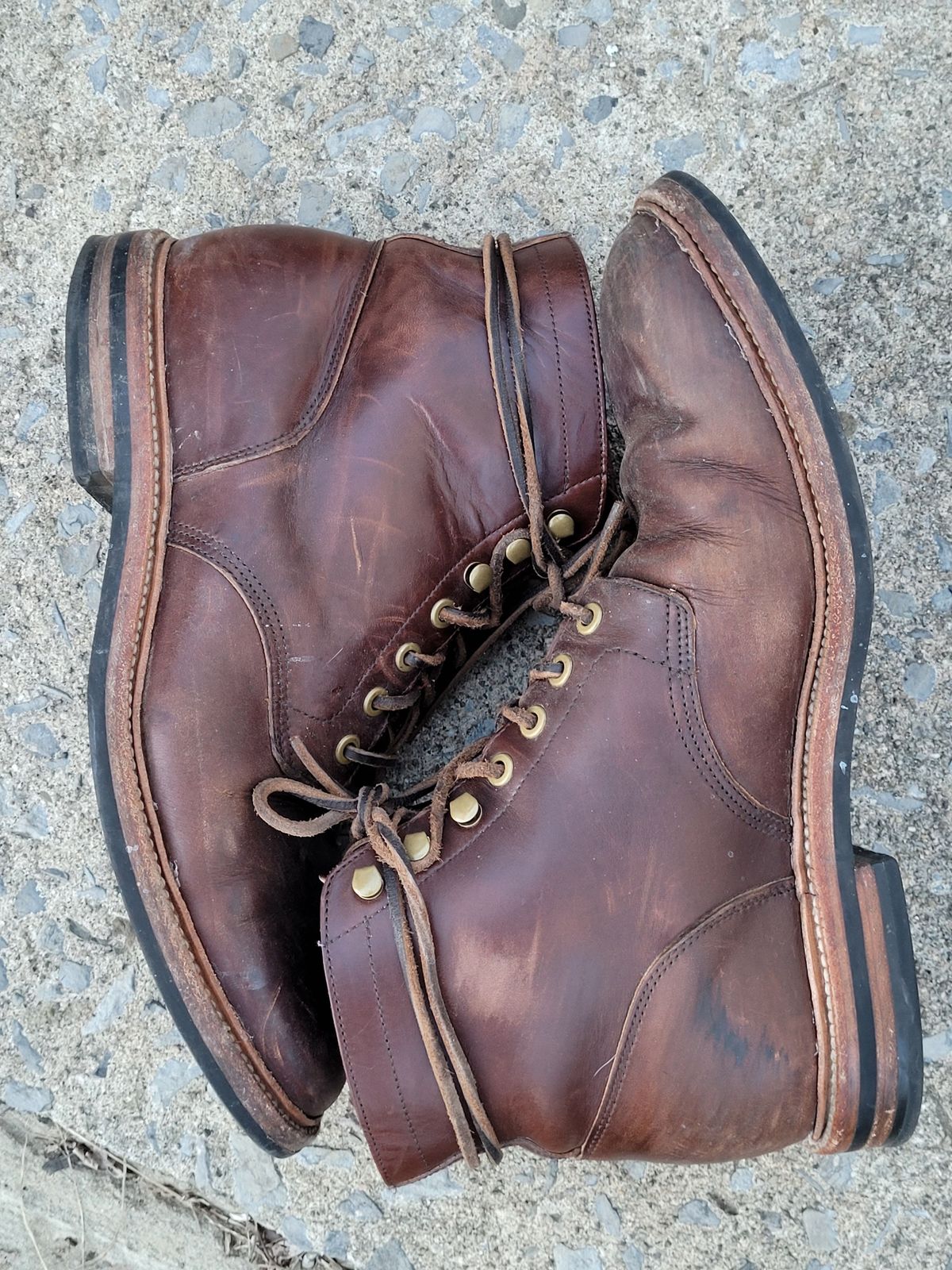 Photo by patinathunderdome on April 2, 2022 of the Grant Stone Diesel Boot in Horween Crimson Chromexcel.