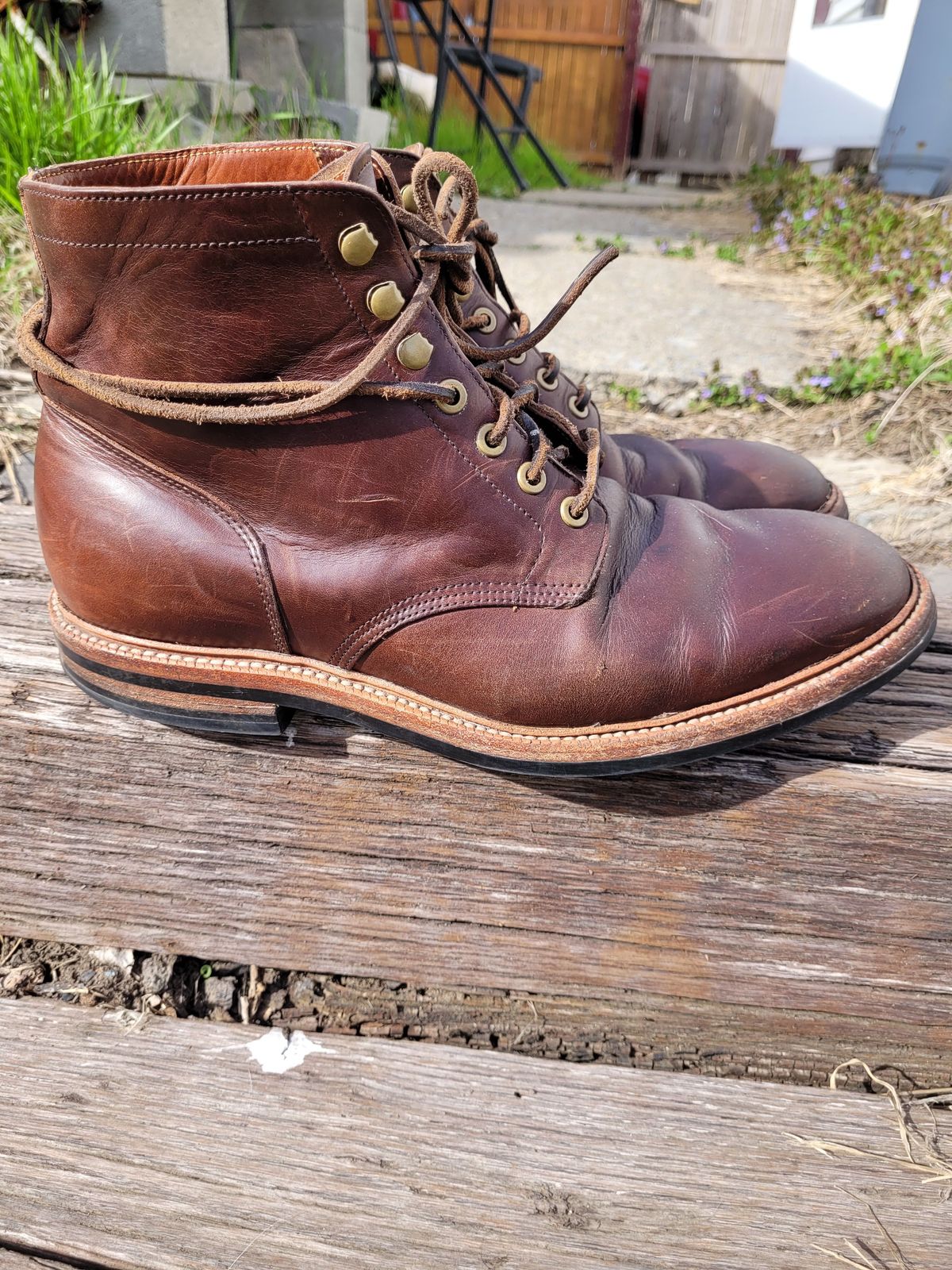 Photo by patinathunderdome on May 1, 2022 of the Grant Stone Diesel Boot in Horween Crimson Chromexcel.