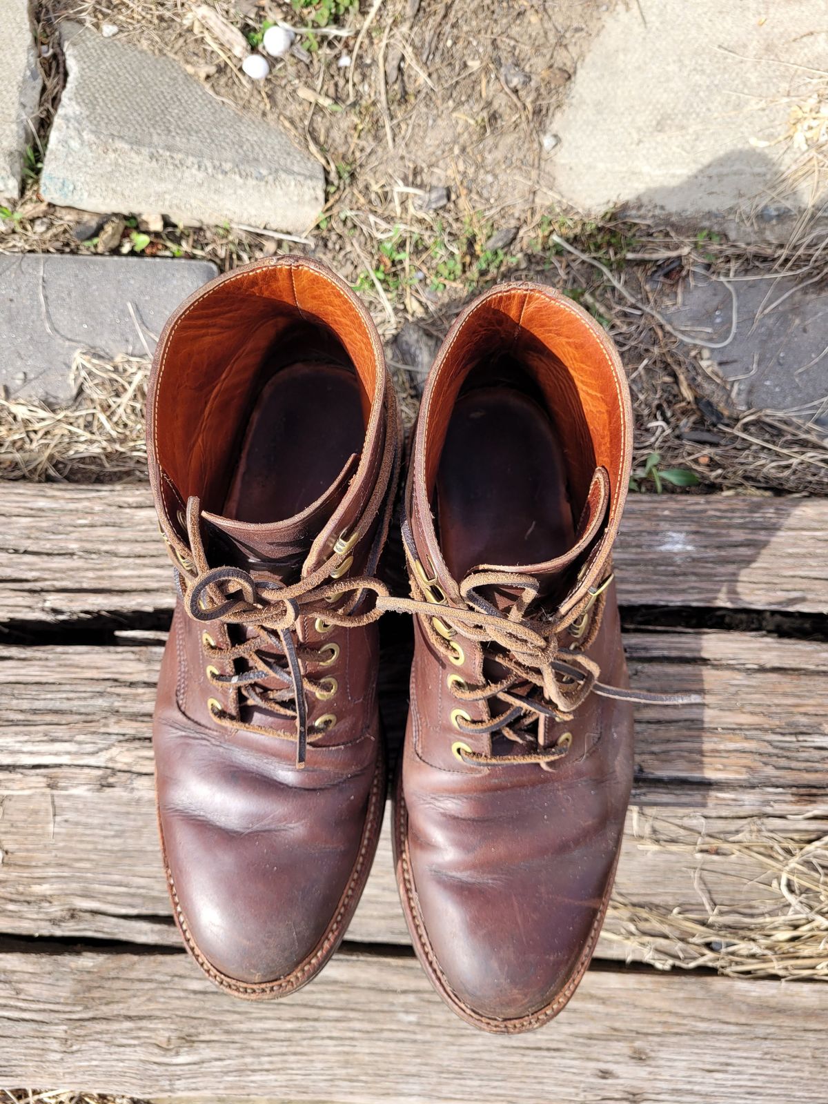 Photo by patinathunderdome on May 1, 2022 of the Grant Stone Diesel Boot in Horween Crimson Chromexcel.