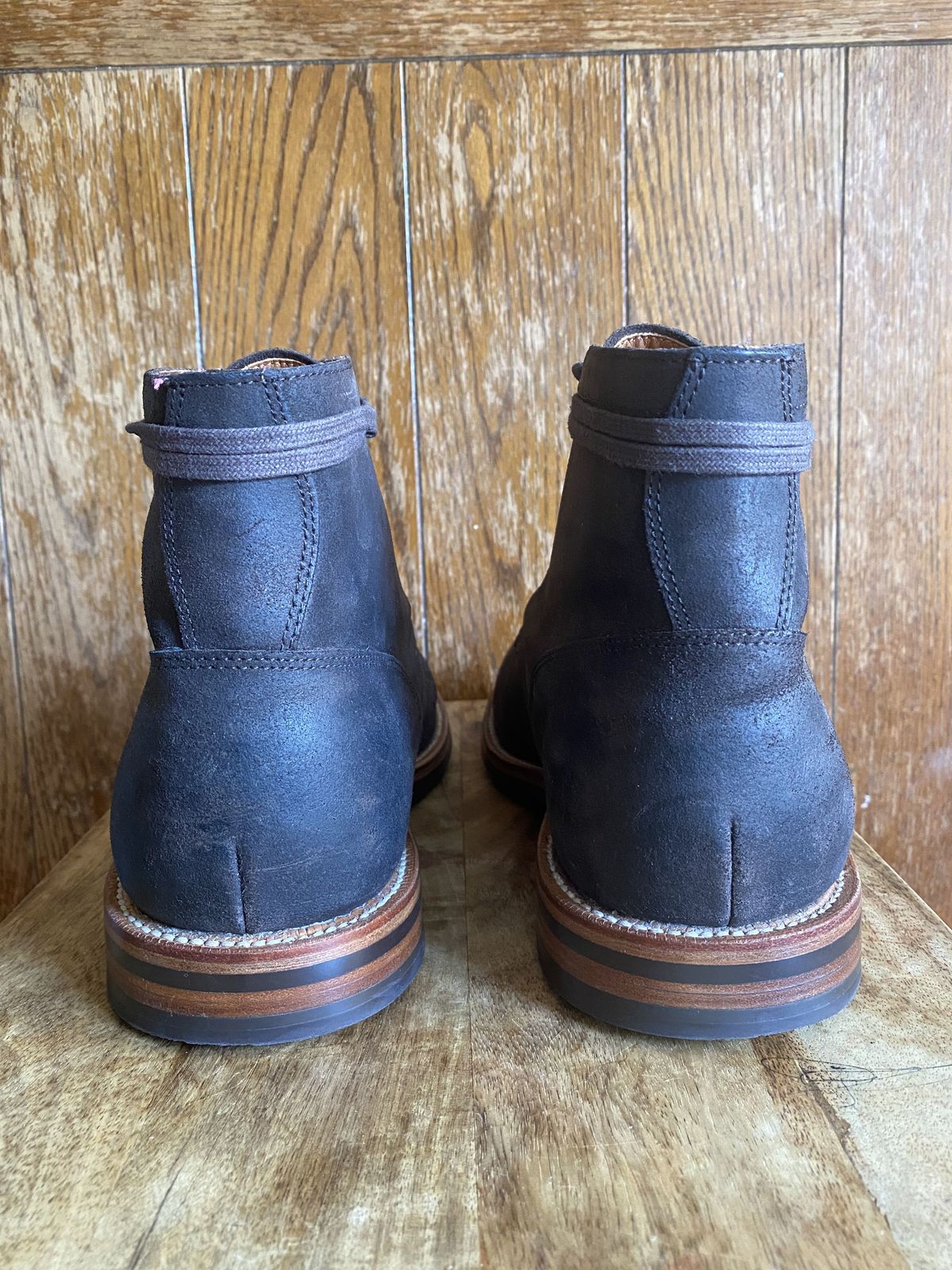 Photo by patinathunderdome on November 5, 2021 of the Grant Stone Diesel Boot in C.F. Stead Earth Waxy Commander Suede.