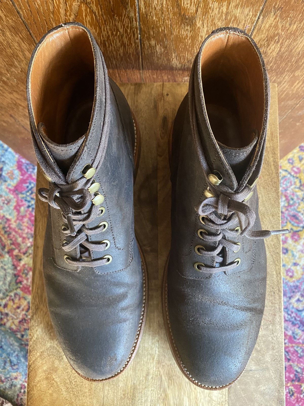 Photo by patinathunderdome on November 5, 2021 of the Grant Stone Diesel Boot in C.F. Stead Earth Waxy Commander Suede.