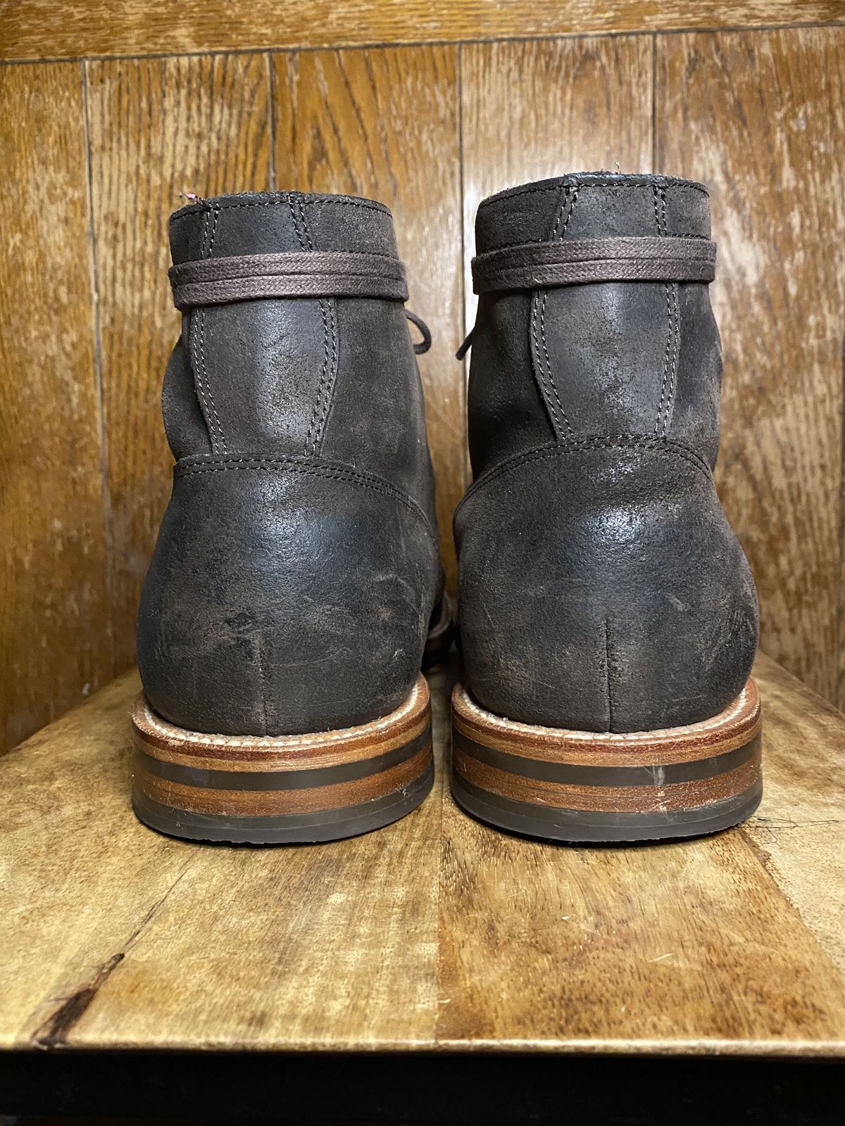 Photo by patinathunderdome on December 6, 2021 of the Grant Stone Diesel Boot in C.F. Stead Earth Waxy Commander Suede.