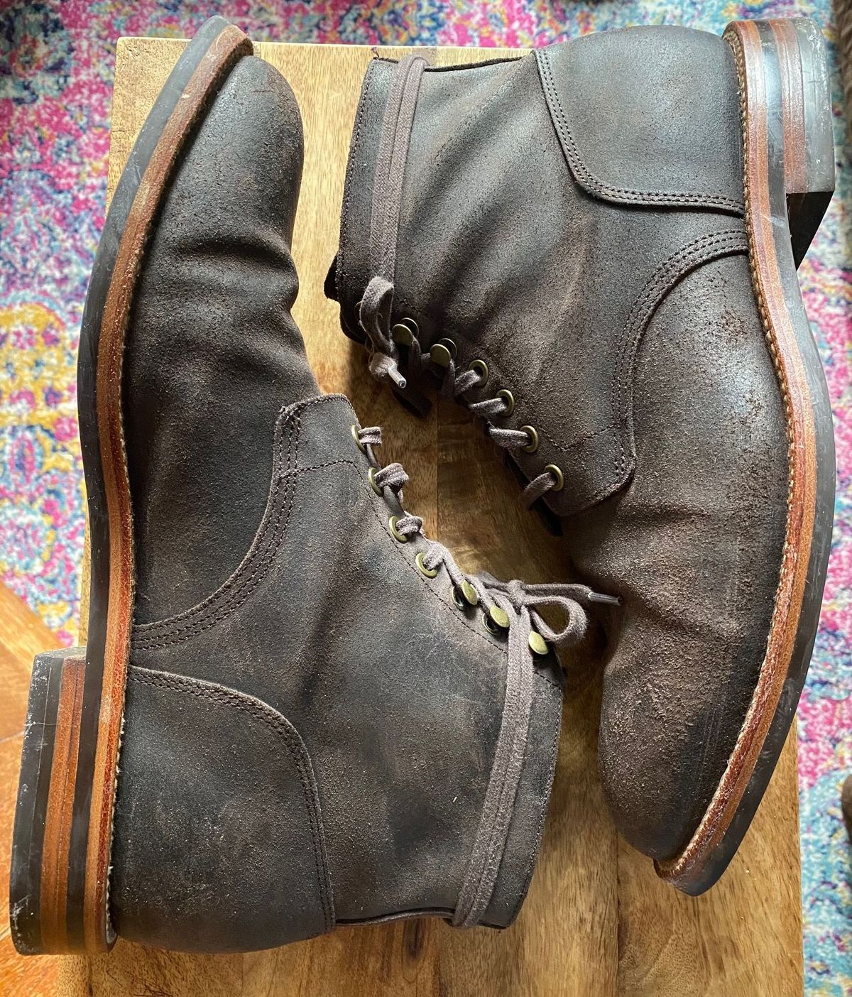 Photo by patinathunderdome on January 5, 2022 of the Grant Stone Diesel Boot in C.F. Stead Earth Waxy Commander Suede.