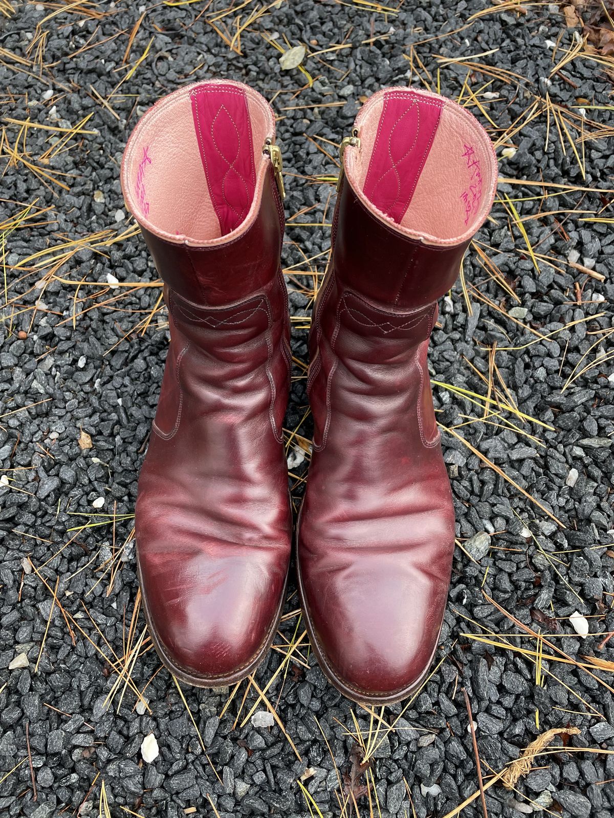 Photo by patinathunderdome on November 2, 2021 of the Hark Weber Zip Boot in Horween Color 8 Chromexcel.