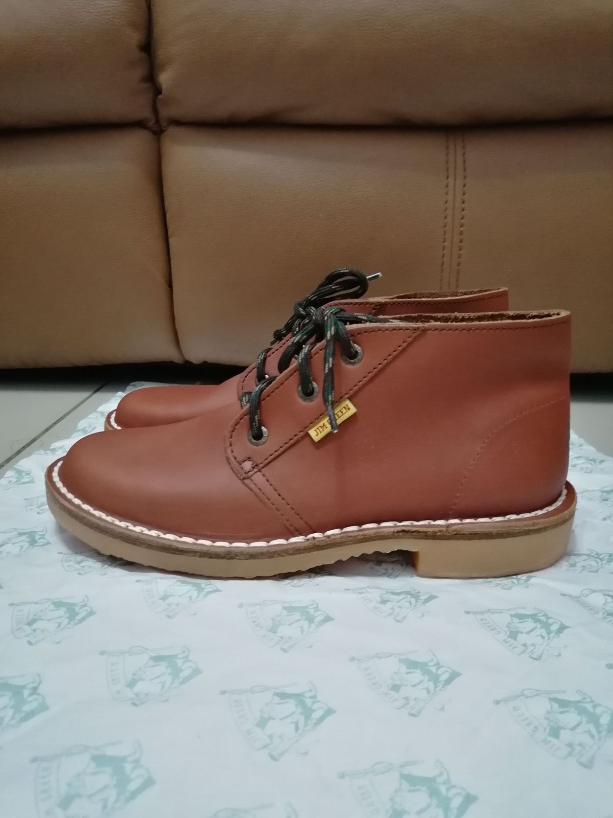 Photo by patinathunderdome on September 30, 2021 of the Jim Green Vellie in Tan Full Grain.