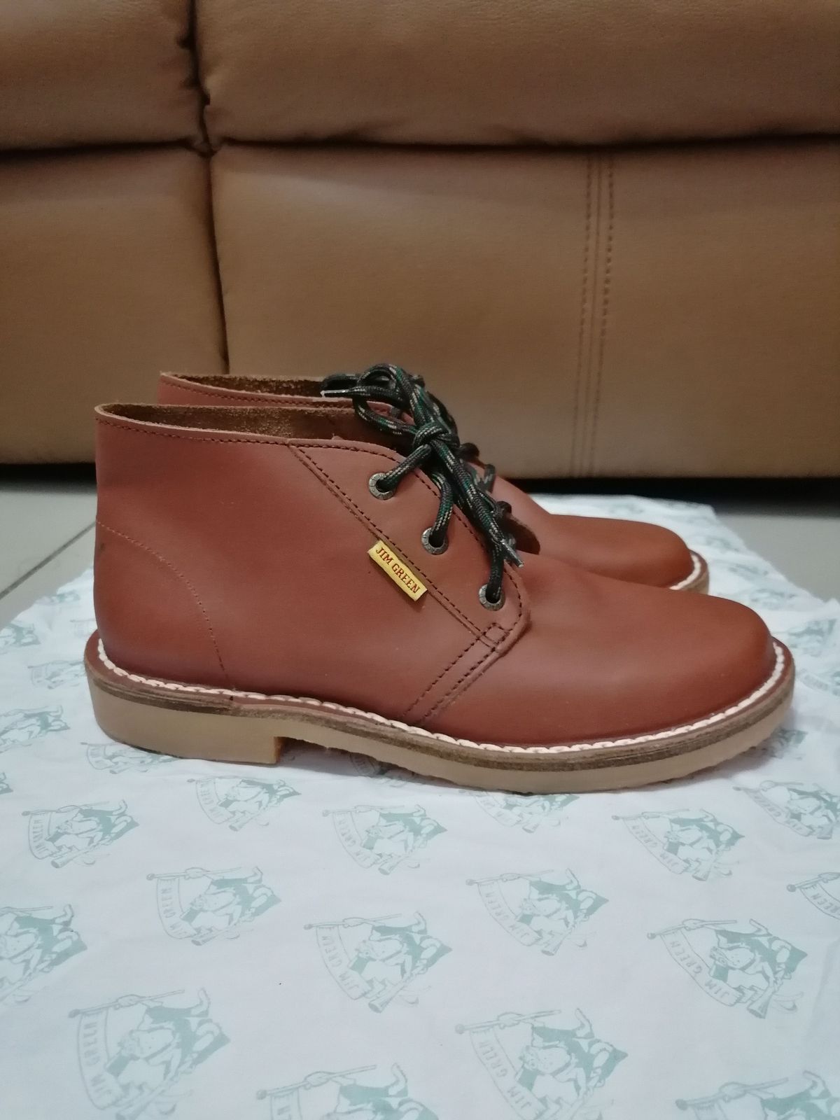 Photo by patinathunderdome on September 30, 2021 of the Jim Green Vellie in Tan Full Grain.