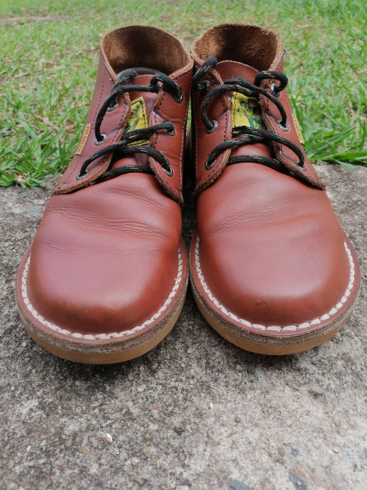 Photo by patinathunderdome on December 1, 2021 of the Jim Green Vellie in Tan Full Grain.