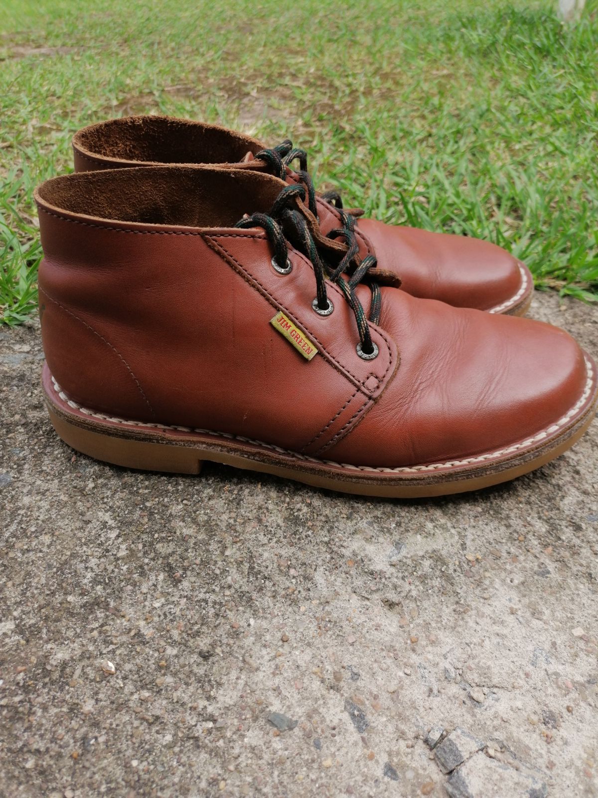 Photo by patinathunderdome on December 1, 2021 of the Jim Green Vellie in Tan Full Grain.