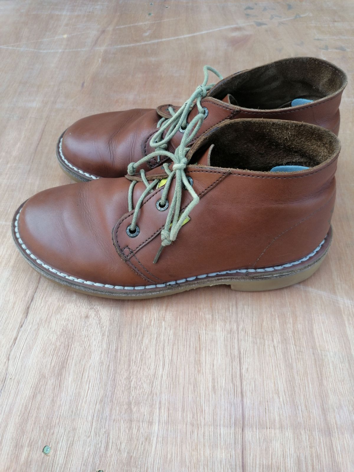 Photo by patinathunderdome on February 1, 2022 of the Jim Green Vellie in Tan Full Grain.