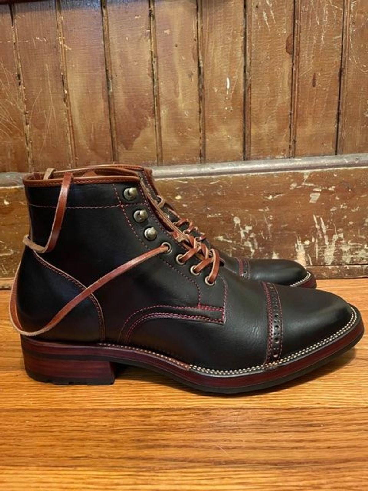 Photo by patinathunderdome on October 1, 2021 of the Tahura Captoelari in Shinki Black Oiled Horsebutt.