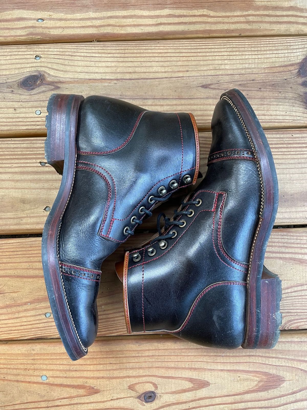 Photo by patinathunderdome on November 4, 2021 of the Tahura Captoelari in Shinki Black Oiled Horsebutt.