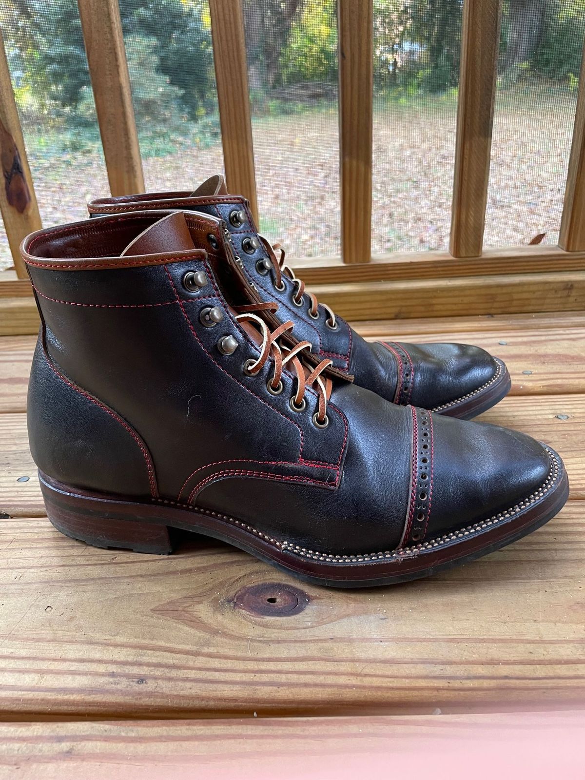 Photo by patinathunderdome on December 5, 2021 of the Tahura Captoelari in Shinki Black Oiled Horsebutt.