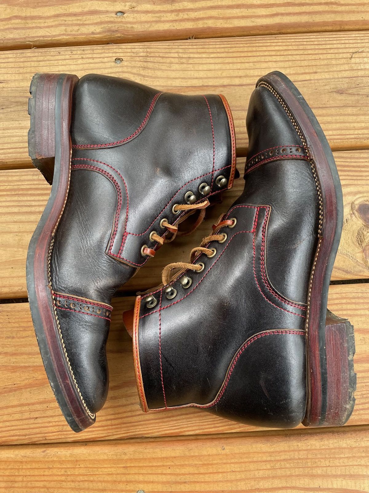 Photo by patinathunderdome on January 5, 2022 of the Tahura Captoelari in Shinki Black Oiled Horsebutt.