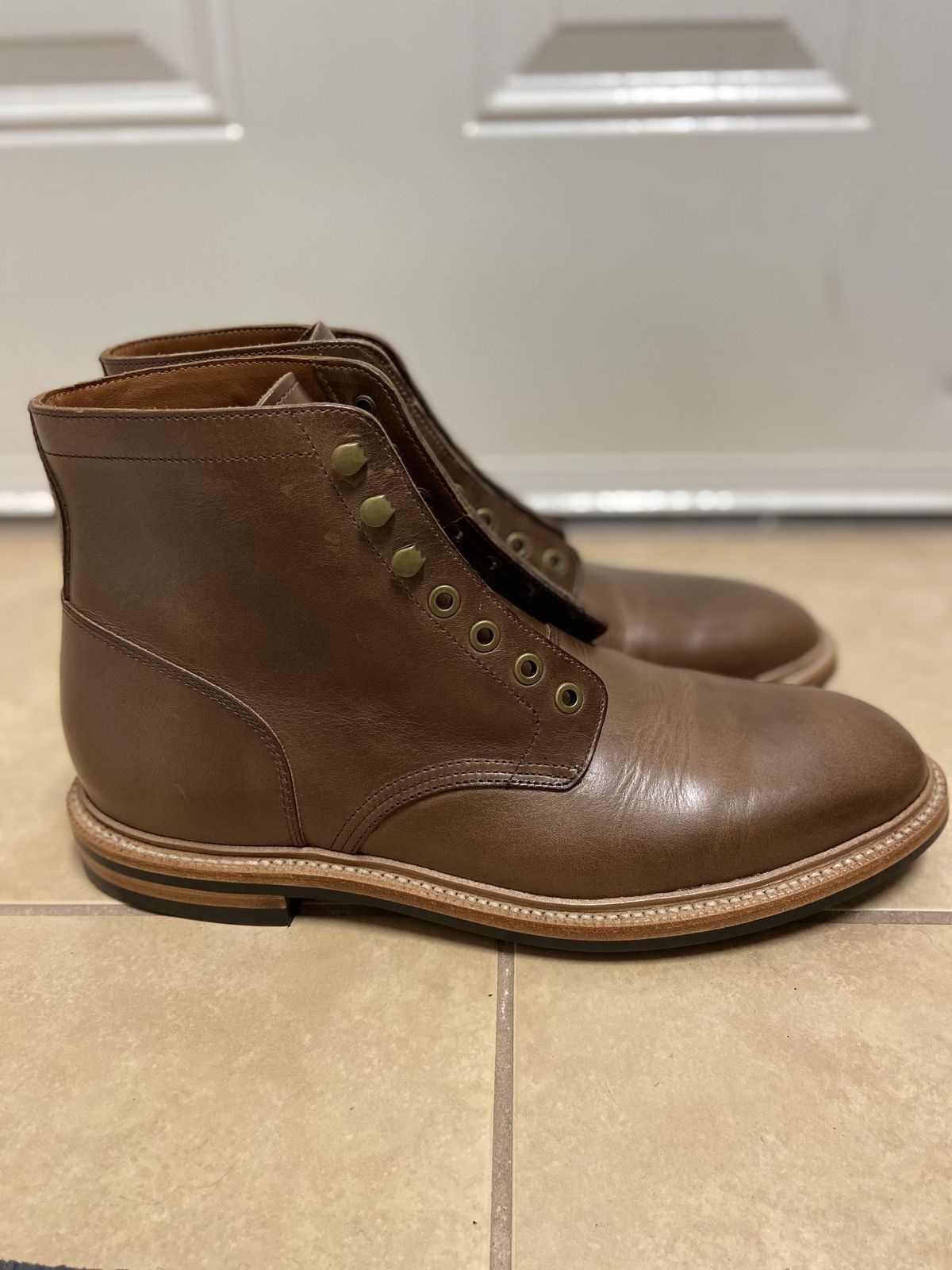 Photo by patinathunderdome on October 1, 2021 of the Grant Stone Diesel Boot in Horween Dune Chromexcel.