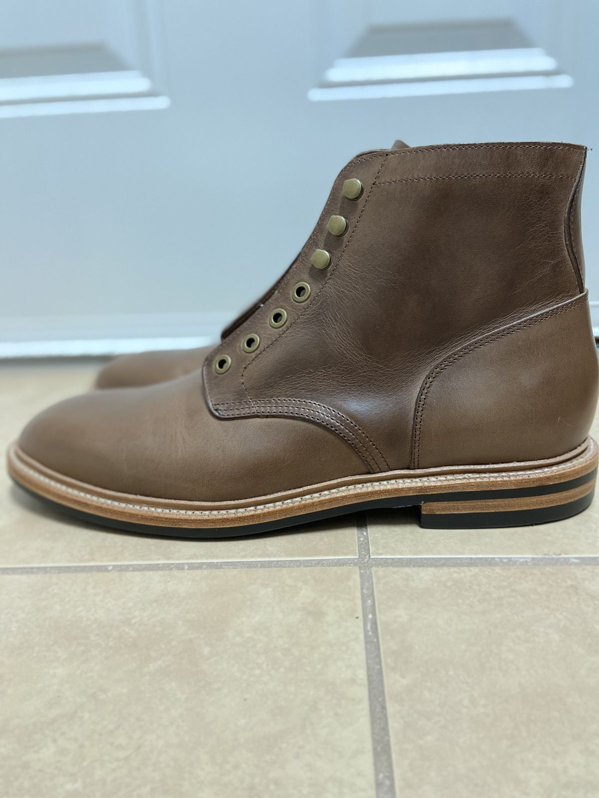 Photo by patinathunderdome on October 1, 2021 of the Grant Stone Diesel Boot in Horween Dune Chromexcel.