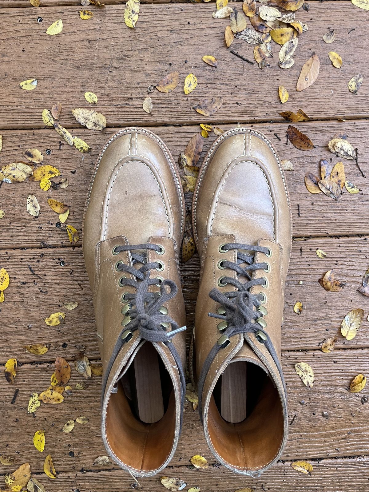 Photo by patinathunderdome on December 3, 2021 of the Grant Stone Ottawa Boot in Horween Dune Chromexcel.