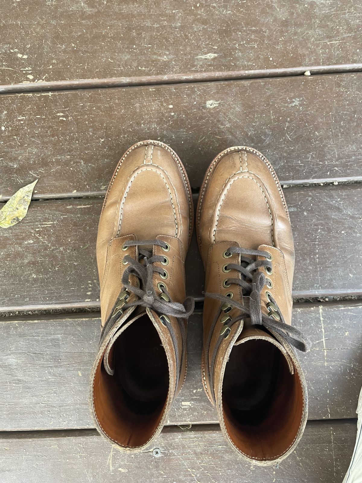 Photo by patinathunderdome on January 2, 2022 of the Grant Stone Ottawa Boot in Horween Dune Chromexcel.
