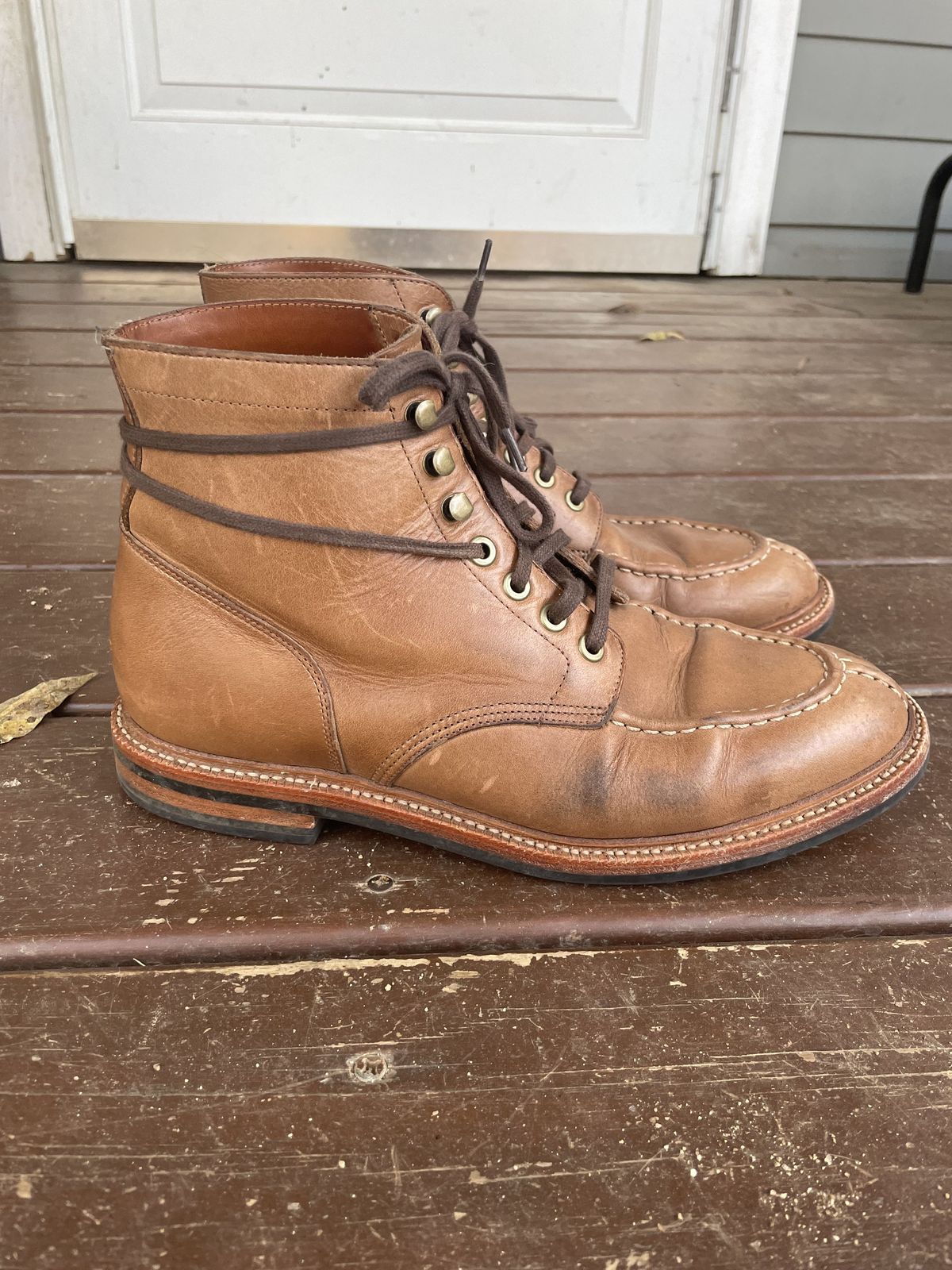 Photo by patinathunderdome on January 2, 2022 of the Grant Stone Ottawa Boot in Horween Dune Chromexcel.