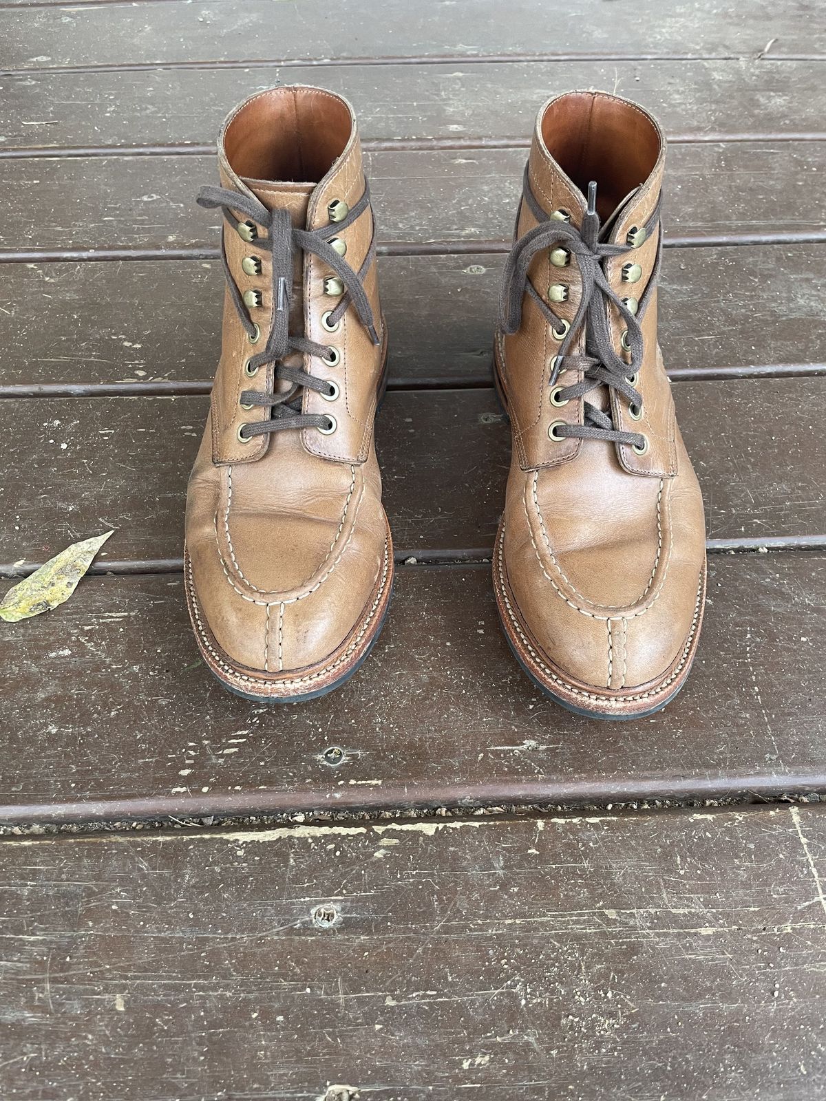 Photo by patinathunderdome on January 2, 2022 of the Grant Stone Ottawa Boot in Horween Dune Chromexcel.