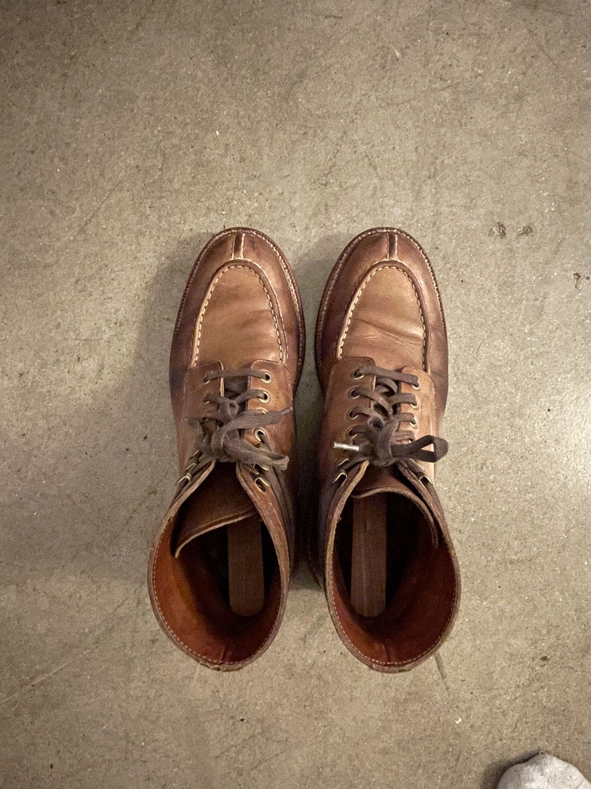 Photo by patinathunderdome on March 4, 2022 of the Grant Stone Ottawa Boot in Horween Dune Chromexcel.