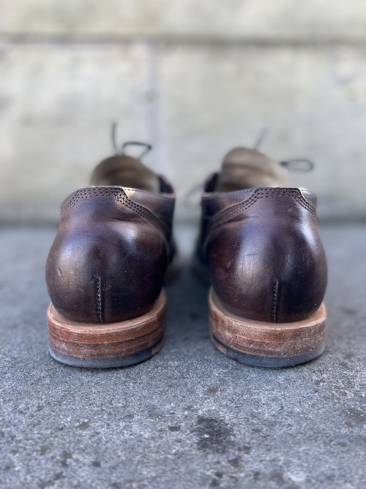 Photo by patinathunderdome on November 5, 2021 of the Viberg 145 Oxford in Horween Rowdy Dachshund.