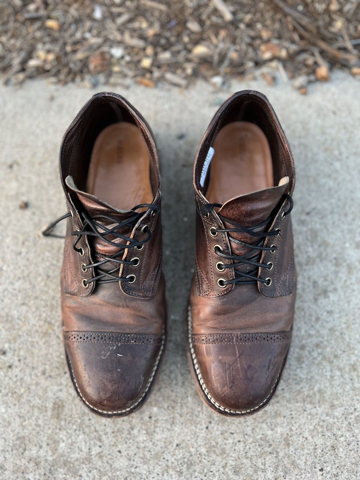 Photo by patinathunderdome on February 5, 2022 of the Viberg 145 Oxford in Horween Rowdy Dachshund.
