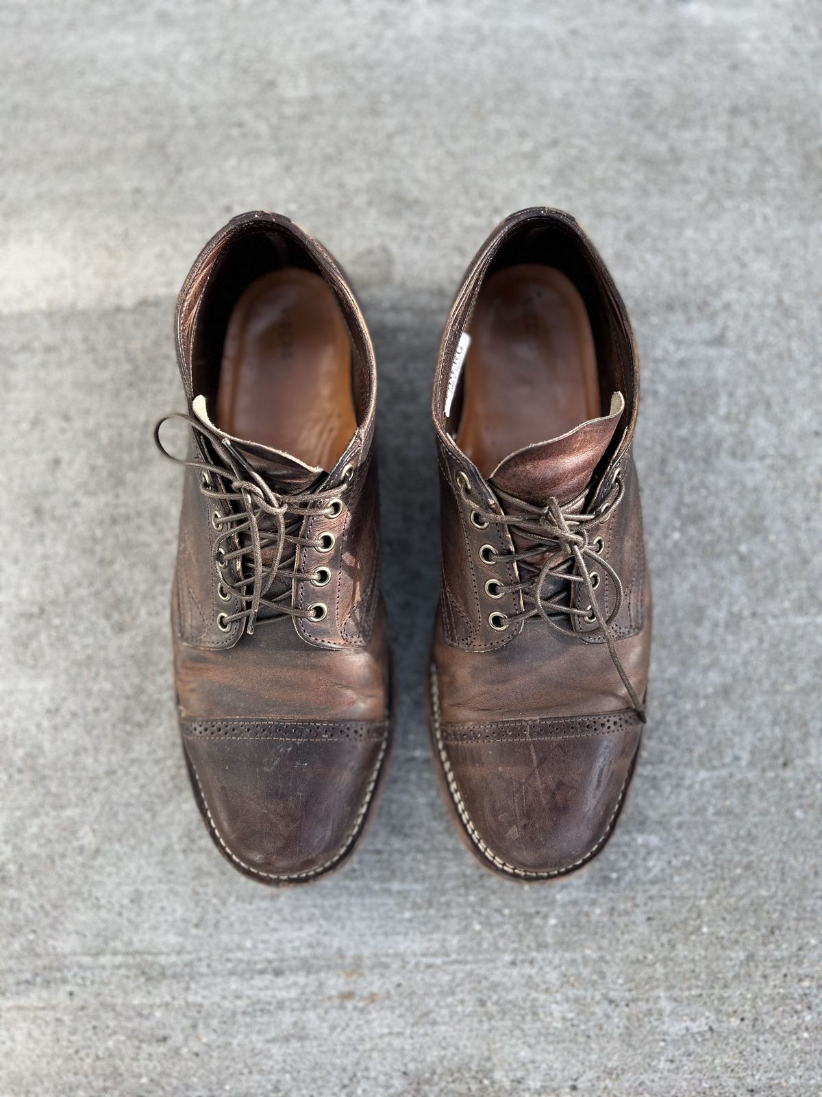 Photo by patinathunderdome on March 6, 2022 of the Viberg 145 Oxford in Horween Rowdy Dachshund.